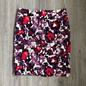 NWOT Ann Taylor Pencil Straight Skirt Floral Size 6 Purple Red